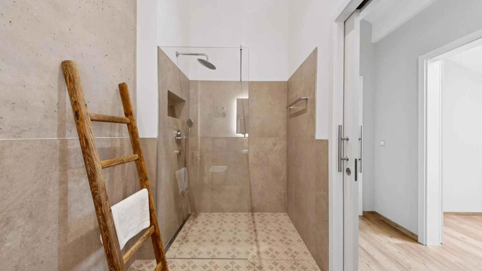 Vaicun Stays Luxury Apartments - Stilvolle Apartments Am Tegernsee Гмунд-ам-Тегернзе Германия